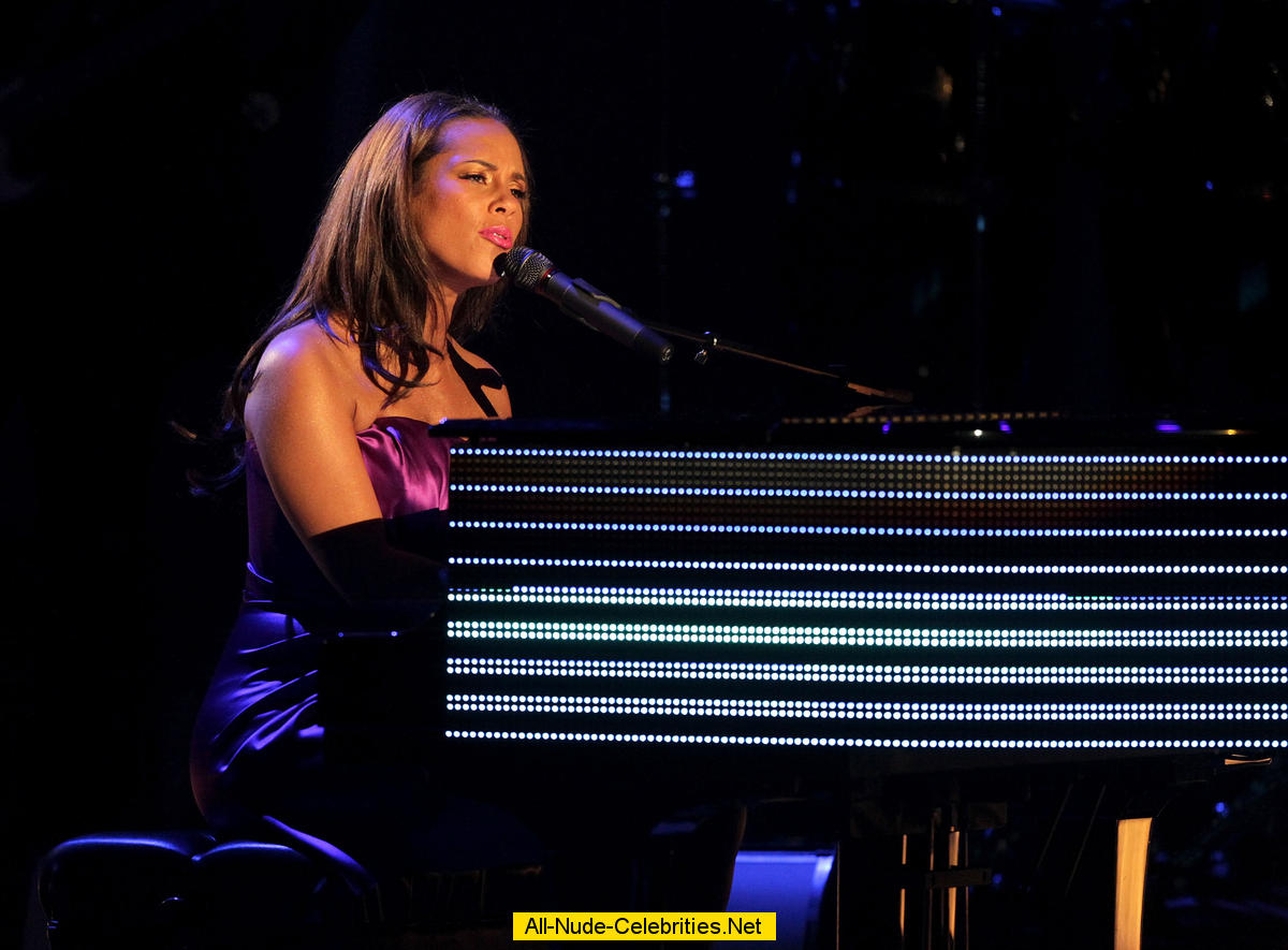 Alicia Keys At The 2010 Bet Awards Stage And Ceremony